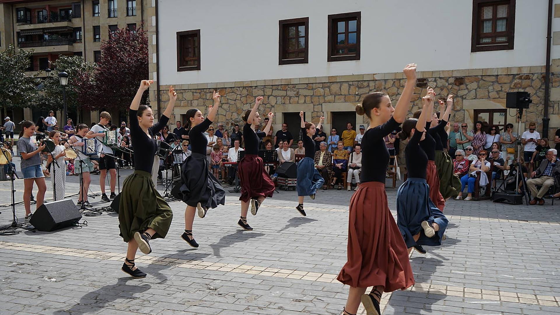 Lazkao Irrifarre zabalez gogoratu dute Lazkao Txiki eguerdiko
